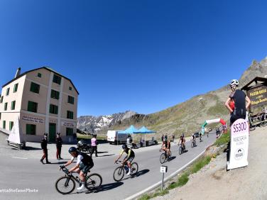 GranFondo Gavia-Mortirolo Ciclisti al Passo Gavia